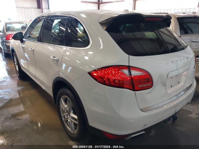 2014 PORSCHE CAYENNE WP1AA2A2XELA00623 Photo 2