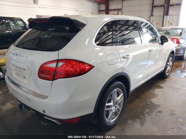 2014 PORSCHE CAYENNE WP1AA2A2XELA00623 Photo 3
