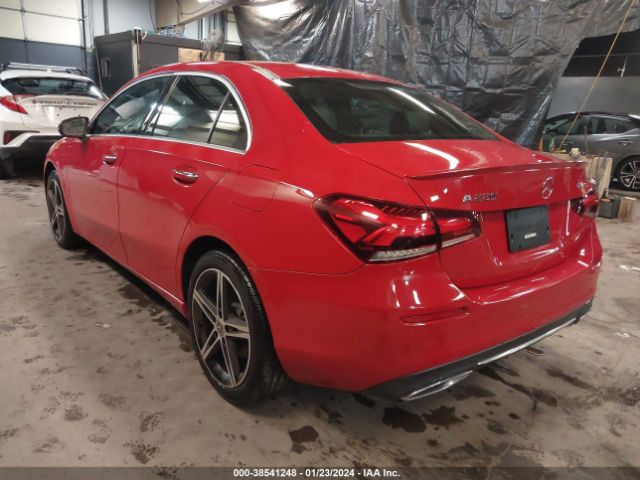 WDD3G4FB7KW020454 Mercedes-Benz A 220 4matic