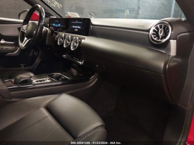 WDD3G4FB7KW020454 Mercedes-Benz A 220 4matic