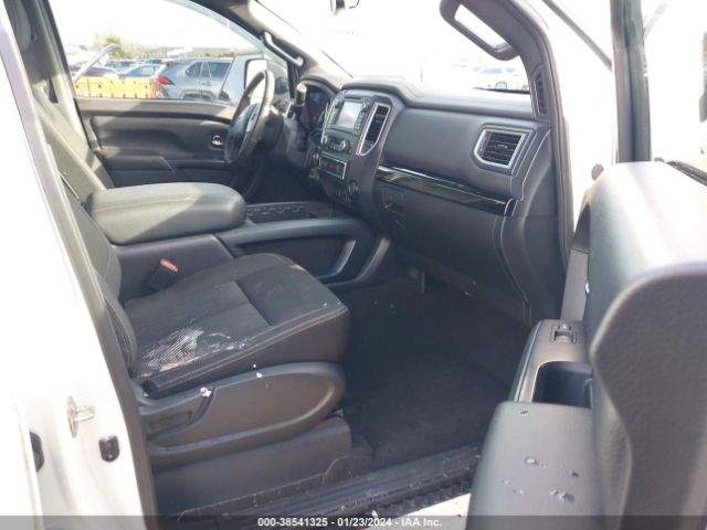 1N6BA1F49JN549526 Nissan Titan Xd Sv Diesel