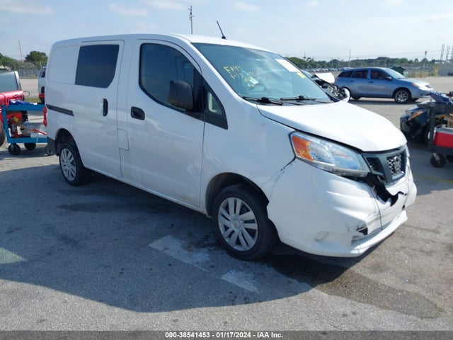 2015 3N63M0YN3FK714866 main image