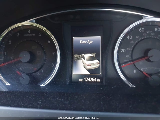 2016 TOYOTA CAMRY SE VIN: 4T1BF1FK3GU566352