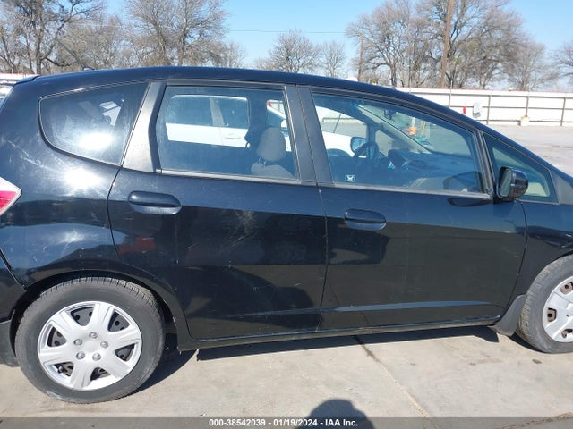 2012 HONDA FIT VIN: JHMGE8H33CC020189