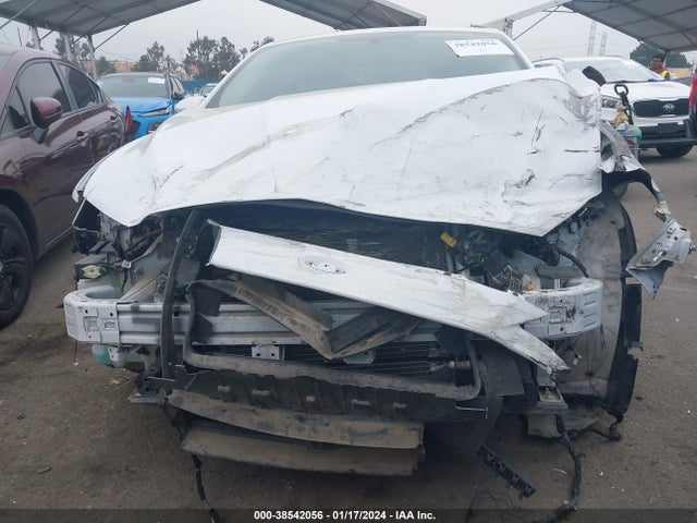 Ford Fusion Hybrid Titanium 2018 3FA6P0RU2JR181654 Image 13