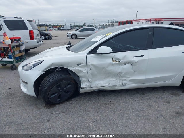 Продажа на аукционе авто 2023 Tesla Model 3 Rear-wheel Drive, vin: 5YJ3E1EA5PF565751, номер лота: 38542098
