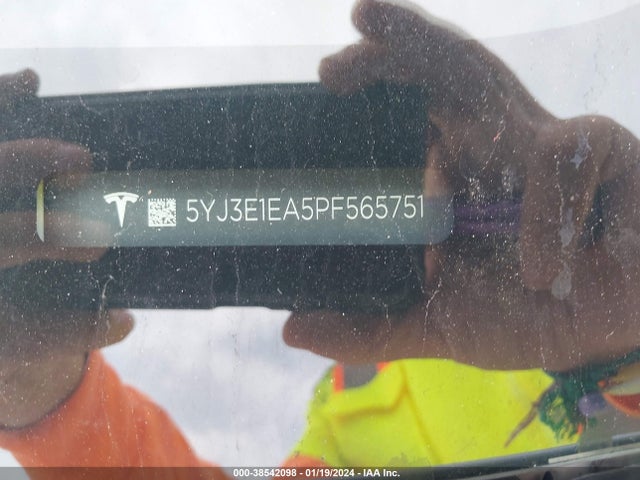 Продажа на аукционе авто 2023 Tesla Model 3 Rear-wheel Drive, vin: 5YJ3E1EA5PF565751, номер лота: 38542098