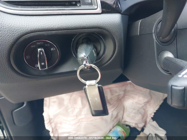 2018 PORSCHE MACAN WP1AA2A52JLB03667 Photo 10