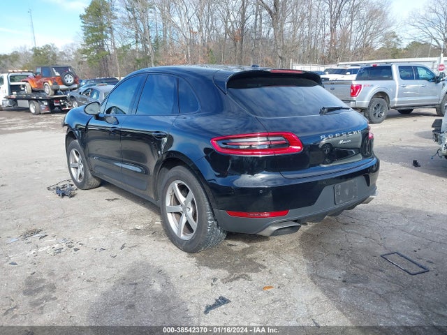2018 PORSCHE MACAN WP1AA2A52JLB03667 Photo 2