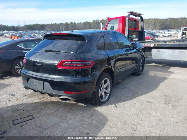 2018 PORSCHE MACAN WP1AA2A52JLB03667 Photo 3