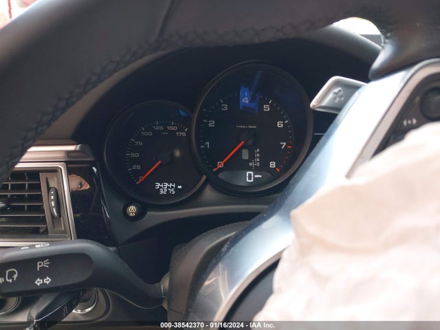 2018 PORSCHE MACAN WP1AA2A52JLB03667 Photo 6