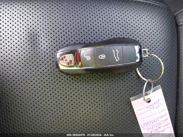 2018 PORSCHE MACAN WP1AA2A54JLB19174 Photo 10