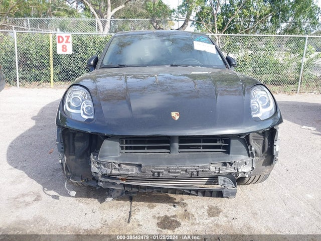 2018 PORSCHE MACAN WP1AA2A54JLB19174 Photo 5