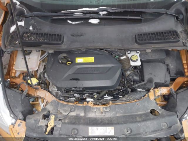 1FMCU9GXXGUC11584 Ford ESCAPE SE
