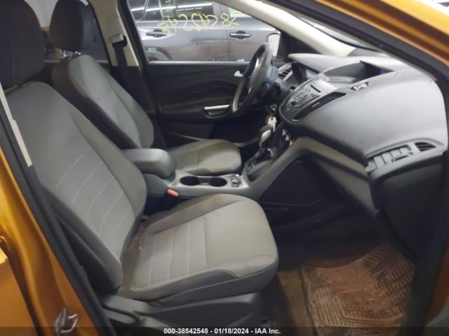 1FMCU9GXXGUC11584 Ford ESCAPE SE