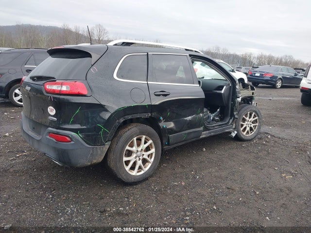 1C4PJMLX8JD502101 Jeep Cherokee Latitude Plus 4x4