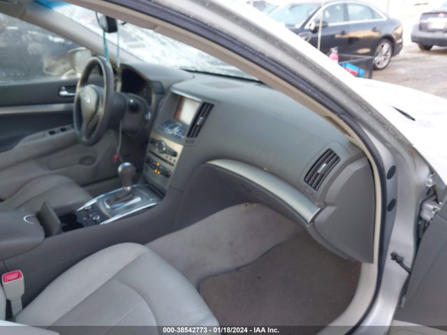 2011 INFINITI G37X VIN: JN1CV6AR2BM350050