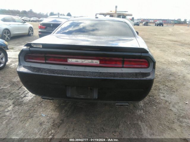 2C3CDYBT5EH158218 Dodge Challenger R/t