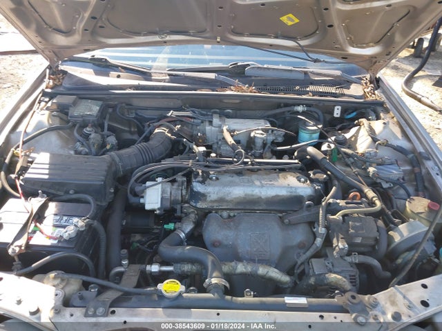 1993 HONDA ACCORD LX VIN: 1HGCB765XPA119148