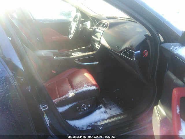 2019 JAGUAR F-PACE SADCL2FX4KA391885 Photo 4