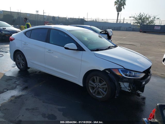 2018 5NPD84LF9JH246051 main image