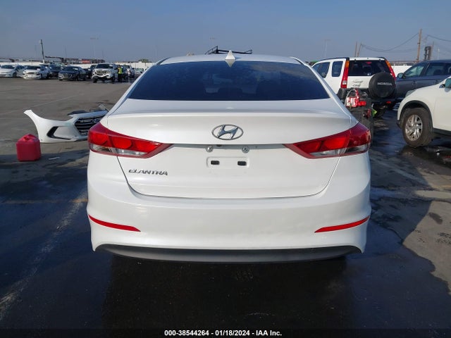2018 HYUNDAI ELANTRA SEL VIN: 5NPD84LF9JH246051