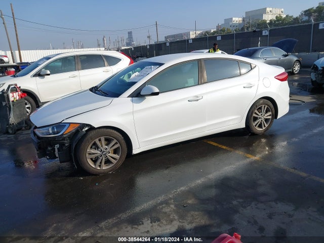 Hyundai ELANTRA SEL 2018 5NPD84LF9JH246051 Image 2