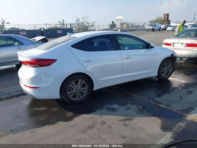 2018 HYUNDAI ELANTRA SEL VIN: 5NPD84LF9JH246051