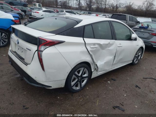 JTDKARFU4J3056009 Toyota Prius Three Touring