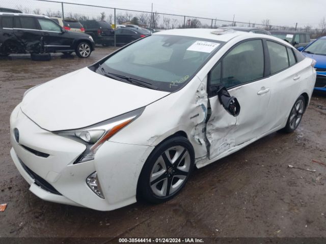 JTDKARFU4J3056009 Toyota Prius Three Touring