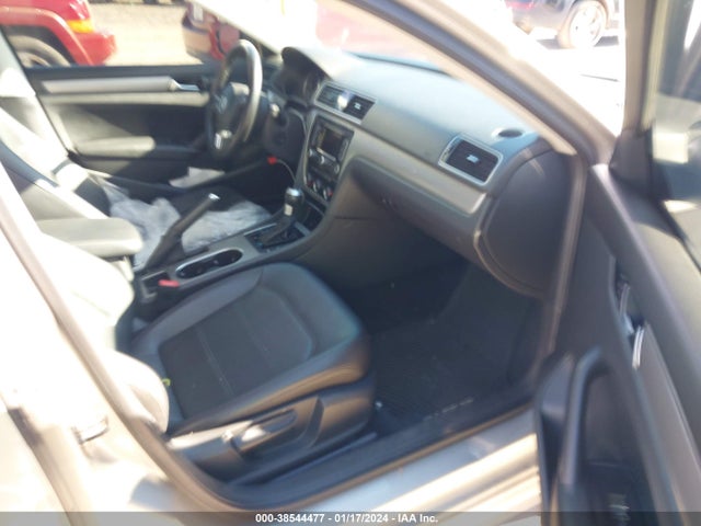 1VWBN7A39EC004434 Volkswagen Passat 2.0l Tdi Se
