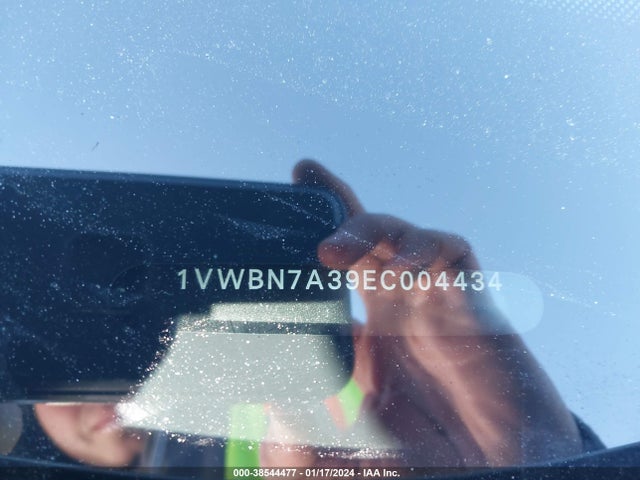 1VWBN7A39EC004434 Volkswagen Passat 2.0l Tdi Se
