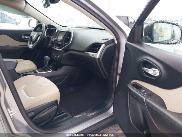 1C4PJMABXGW266944 Jeep Cherokee Sport
