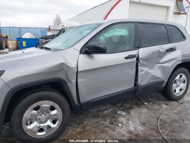1C4PJMABXGW266944 Jeep Cherokee Sport