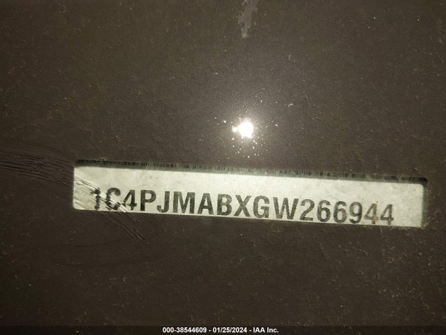 1C4PJMABXGW266944 Jeep Cherokee Sport
