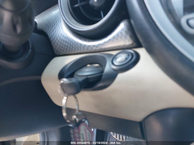 2008 MINI COOPER S WMWMF73598TV36940 Photo 10