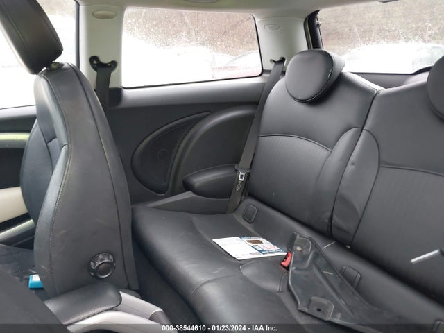 2008 MINI COOPER S WMWMF73598TV36940 Photo 8