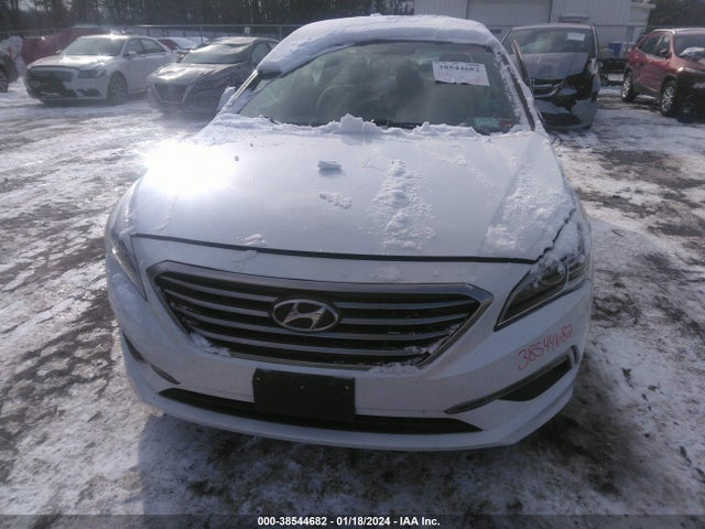 2015 HYUNDAI SONATA SE VIN: 5NPE24AF3FH158466