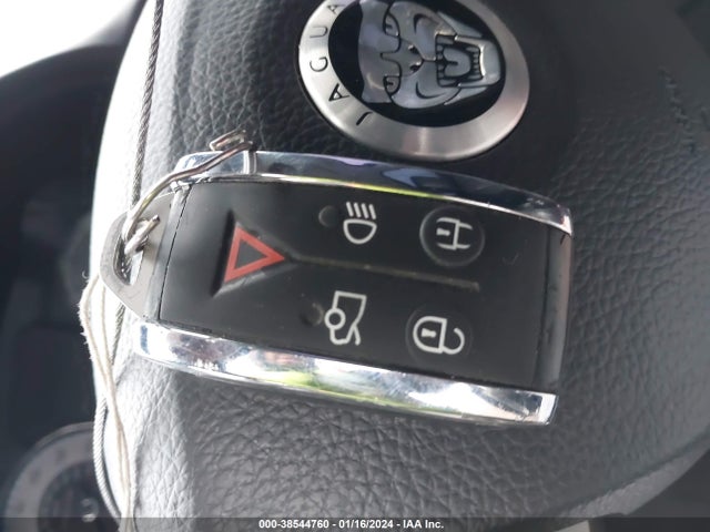 2010 JAGUAR XF SAJWA0GB6ALR76736 Photo 10