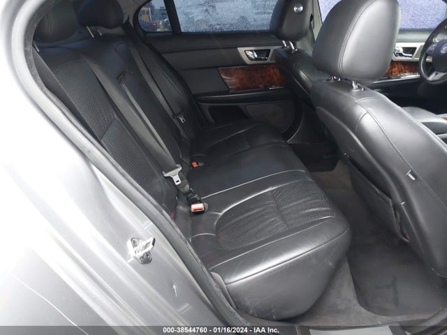 2010 JAGUAR XF SAJWA0GB6ALR76736 Photo 7