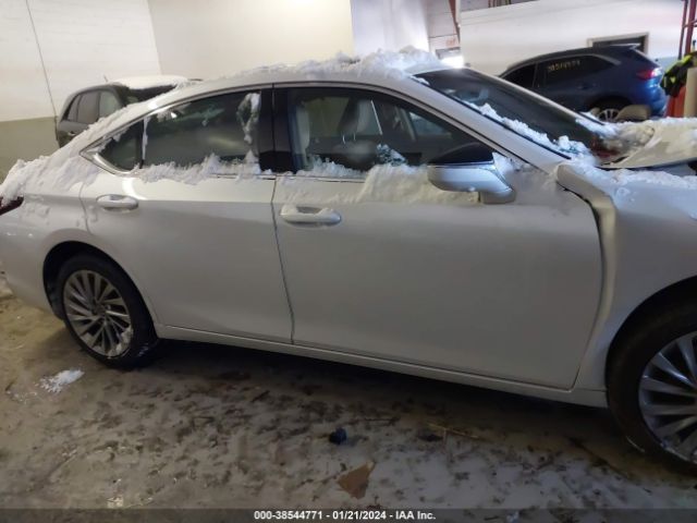 58AFA1C11PU034585 Lexus Es 300h Ultra Luxury
