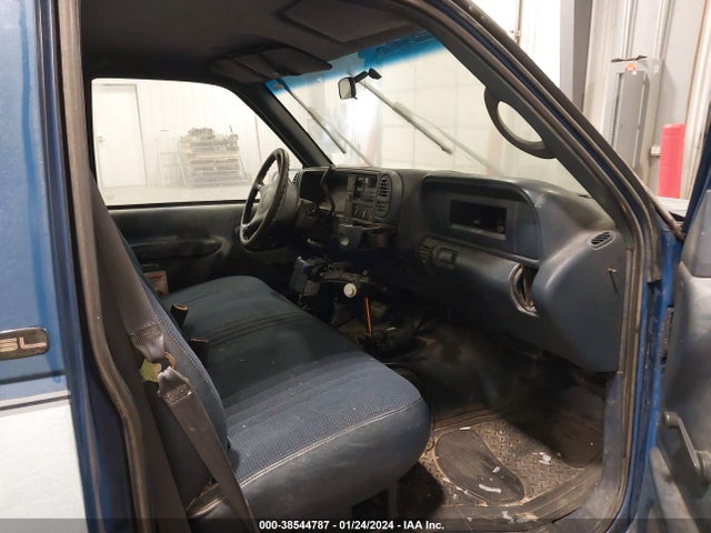1997 GMC SIERRA 2500 SL VIN: 1GTGC24R2VZ542004