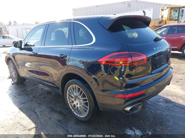 2016 PORSCHE CAYENNE WP1AA2A2XGKA13302 Photo 2