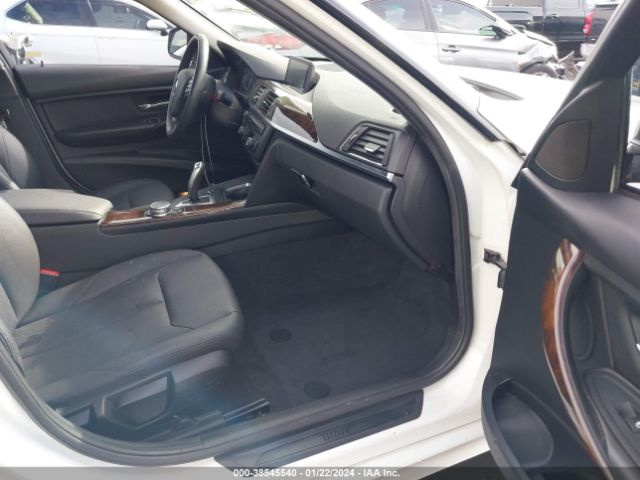 WBA3C3G50FNT51653 BMW 320i Xdrive