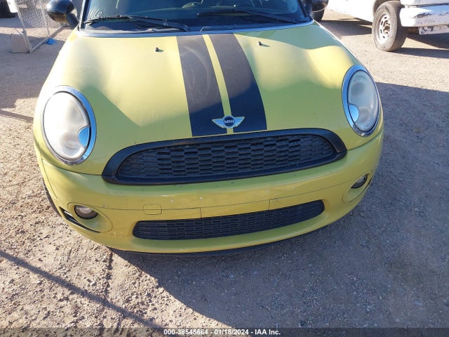 2010 MINI COOPER WMWMF3C57ATZ26255 Photo 5