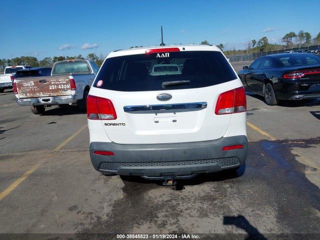 2011 KIA SORENTO LX VIN: 5XYKT3A18BG079486