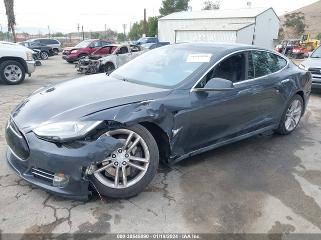 Tesla Model S 70d/85d/p85d 2015 5YJSA1E24FF116771 Image 2