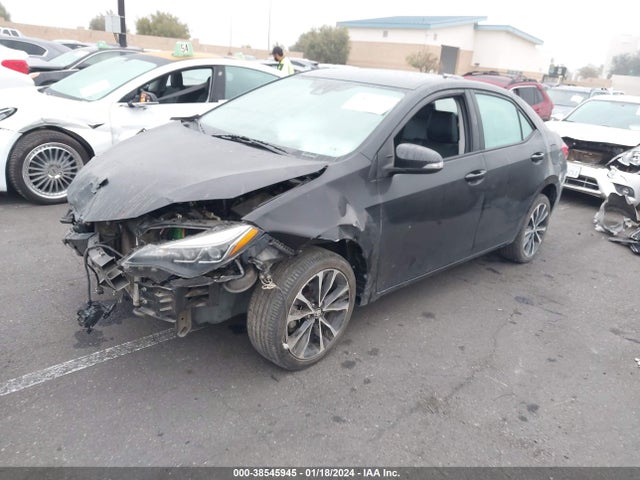 Toyota COROLLA SE 2018 5YFBURHE2JP849488 Image 2