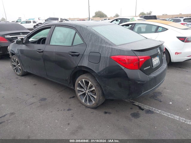 Toyota COROLLA SE 2018 5YFBURHE2JP849488 Image 3