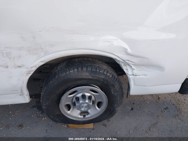 Chevrolet Express 2500 Work Van 2017 1GCWGAFF3H1338490 Image 6